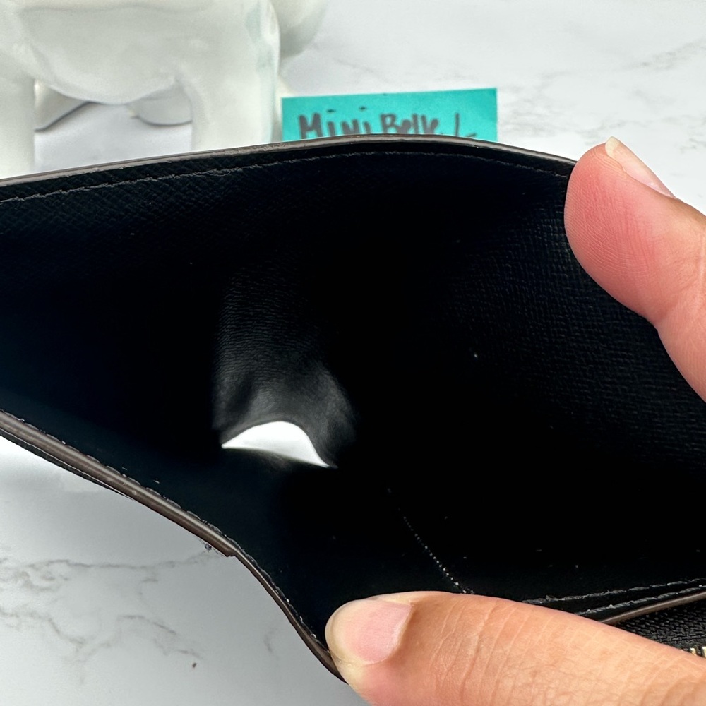 Louis Vuitton Juliette Wallet in Reverse Monogram - Picture 10 of 12